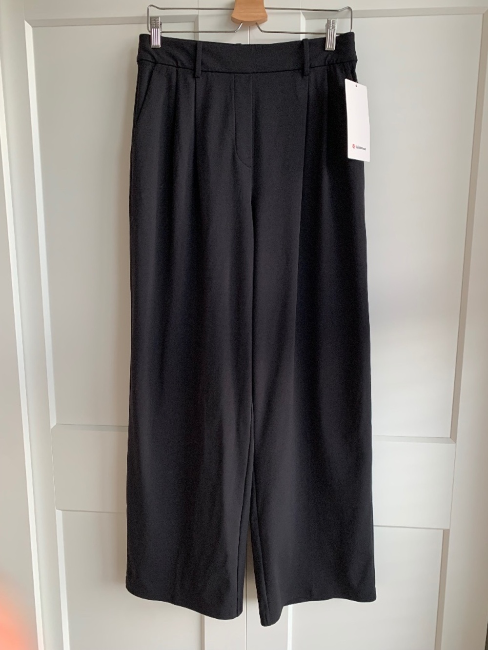 Lululemon Daydrift Wide Leg High Rise Trouser in black size M